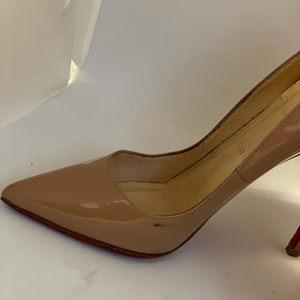 Christian Louboutin - Picture 6 of 9